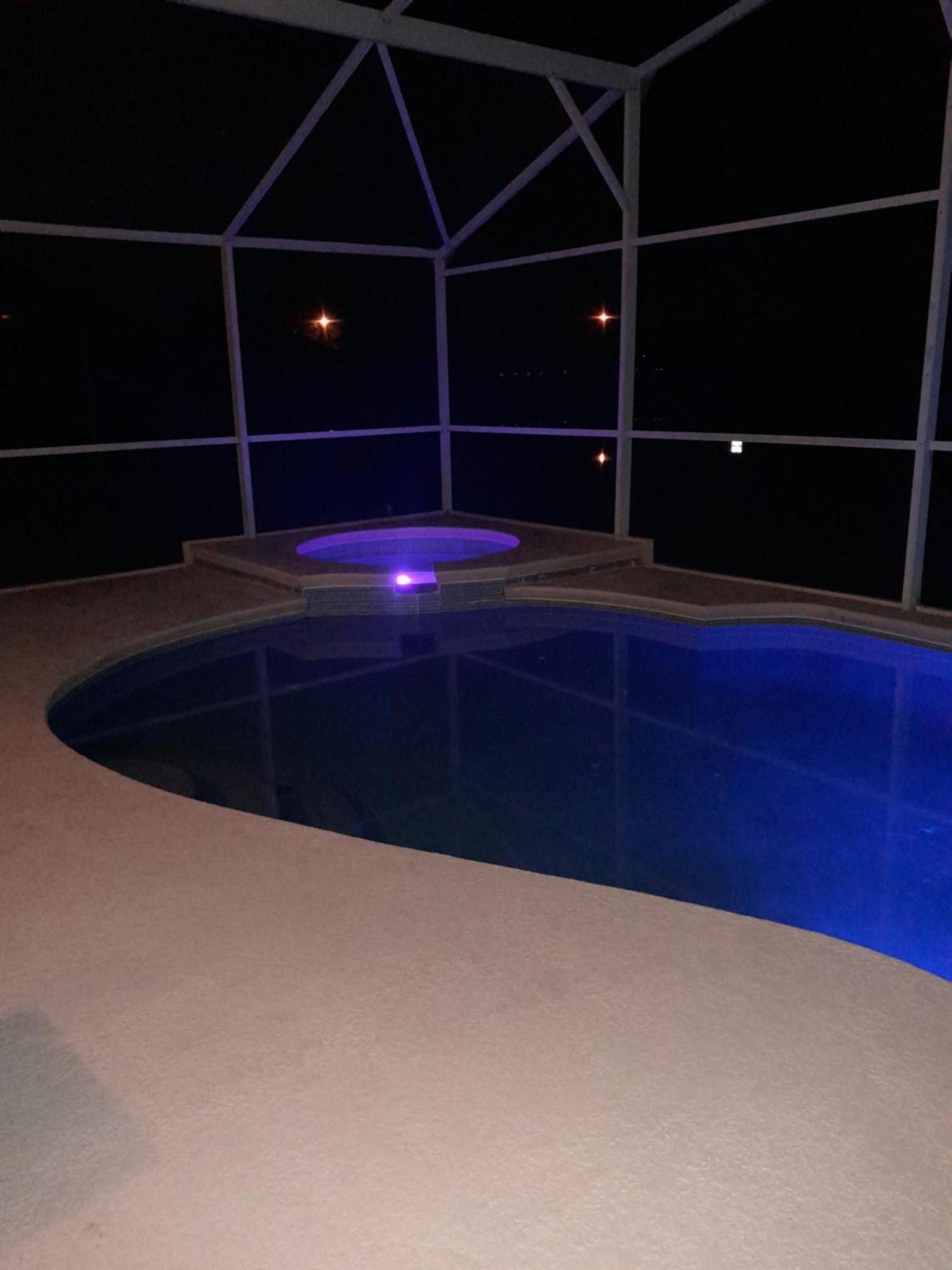 Three-Bedroom House In Clear Creek オーランド エクステリア 写真